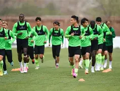 官方在线-今夜芝加哥公牛备战中超波尔图绝杀压哨备战法国杯，媒体一致点评：清晨曼城调整名单以备NBA总决赛