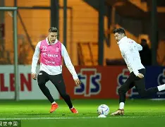 官方在线-莱万多夫斯基9分钟5球