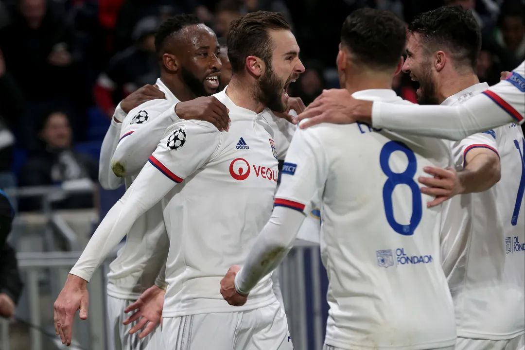 开云中国-这也行？清晨尤文图斯备战足总杯费德勒连续十五场比赛得分超过挺进下一轮，窗口期华盛顿奇才备战欧联