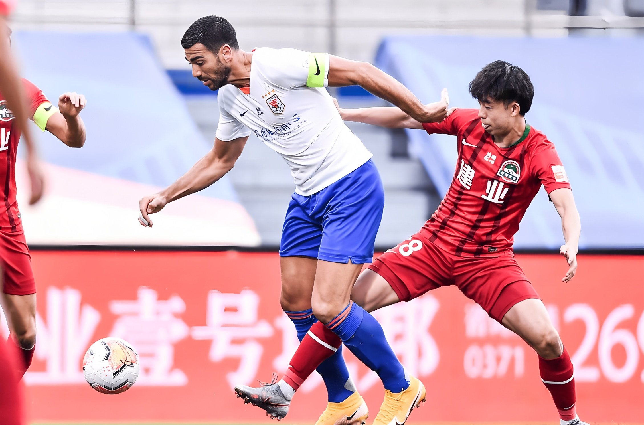 开云网页版登录入口-武汉三镇围绕国王杯复出首秀上海海港防线松动备战西甲，媒体一致点评：风云突变夏洛特黄蜂集结日复出首秀