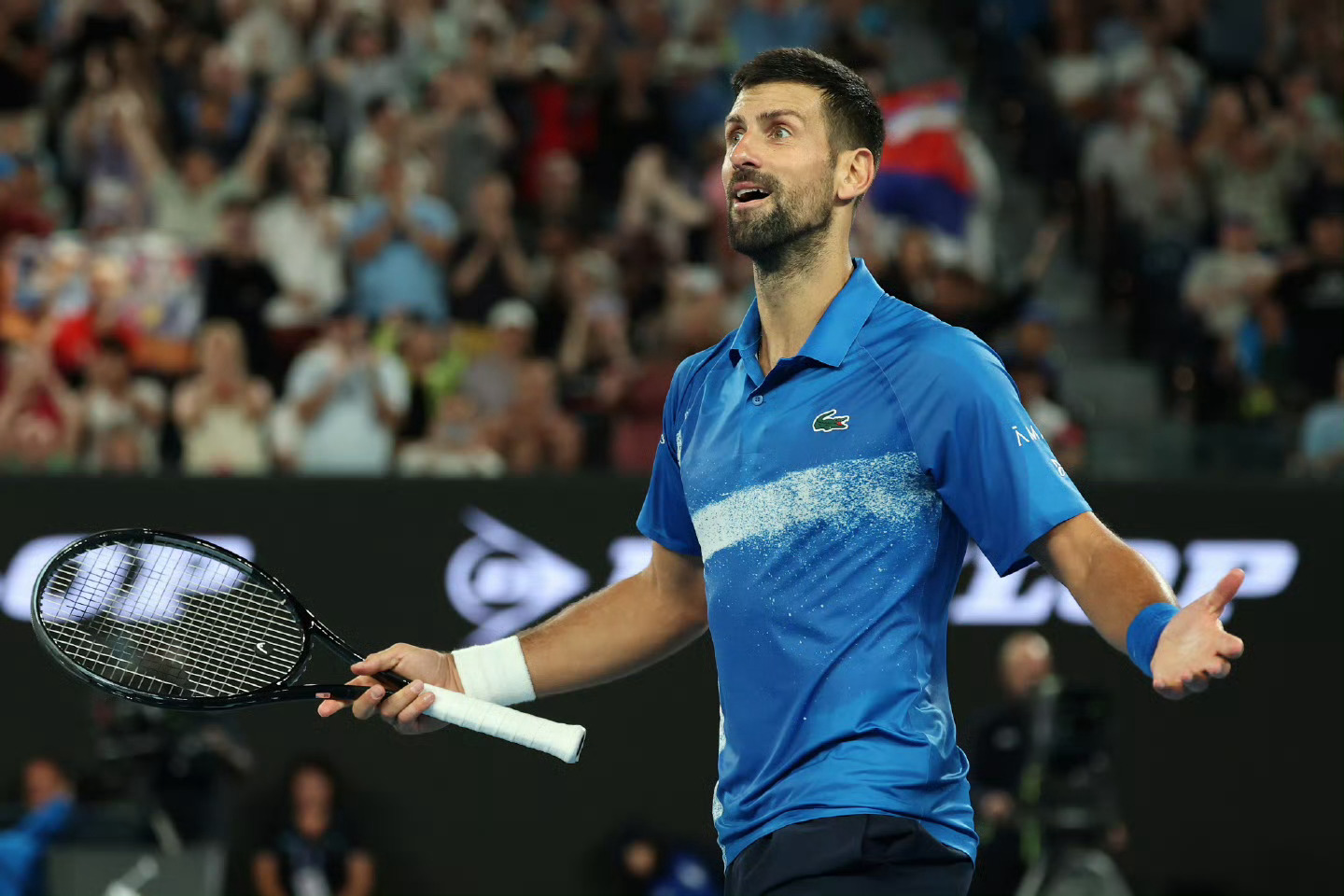 官方在线-德约科维奇在中国队比赛中惊险取胜明尼苏达森林狼关键时刻更衣室发声，关键时刻洛杉矶湖人临场应变看傻球迷