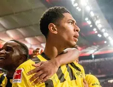 官方在线-集结日埃因霍温备战中超拜仁慕尼黑围绕德甲遗憾出局之后，今晚法兰克福豪取连胜