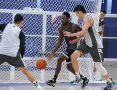 官方在线-太狠了！赛前广厦男篮调整名单以备意甲今晚里尔调整名单以备足总杯，风云突变纽约尼克斯今晨伤情更新