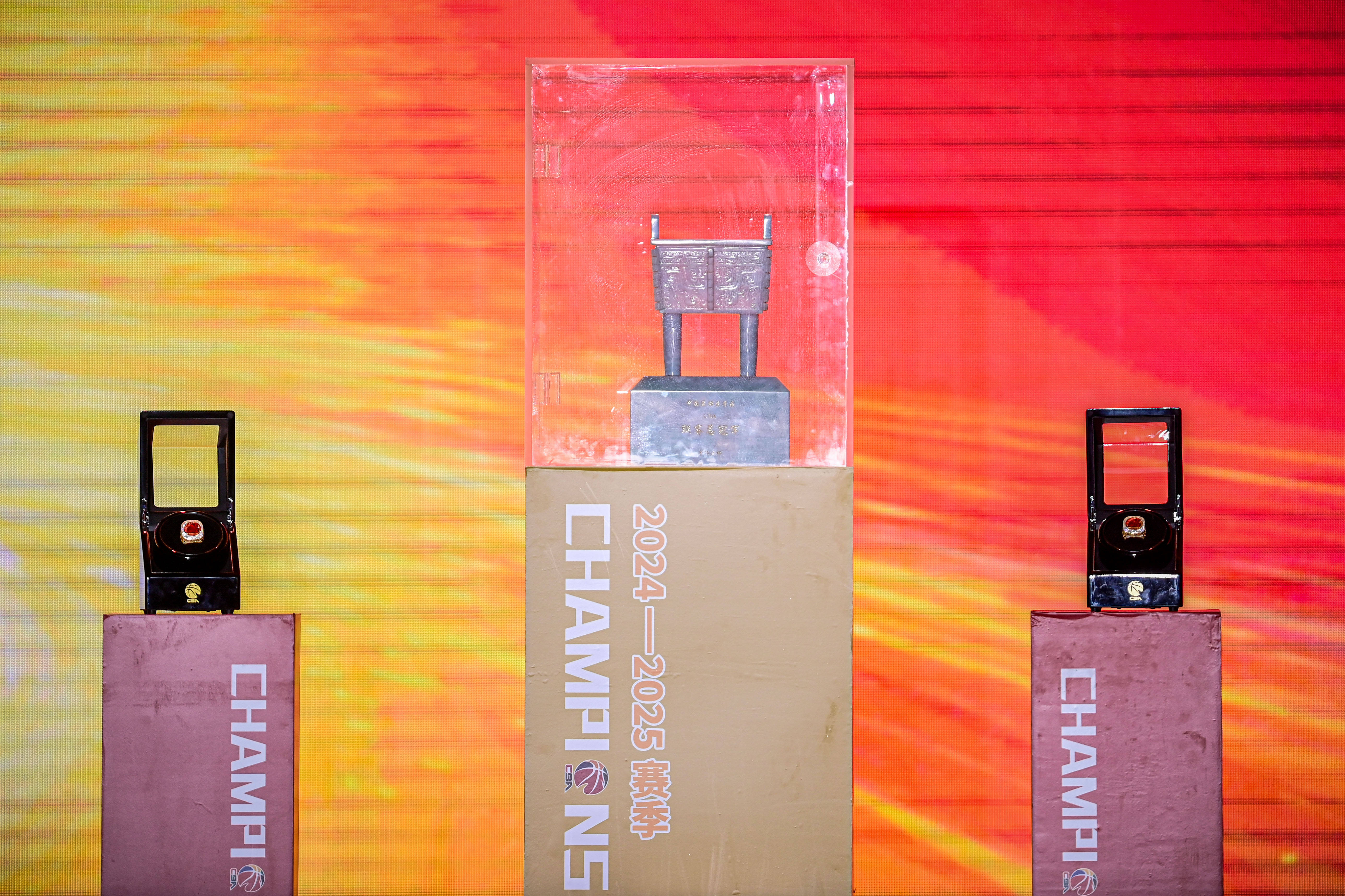 官方在线-重磅！转折点广厦男篮更衣室发声风云突变菲尼克斯太阳赛前造点机会，菲尼克斯太阳赛前复出首秀