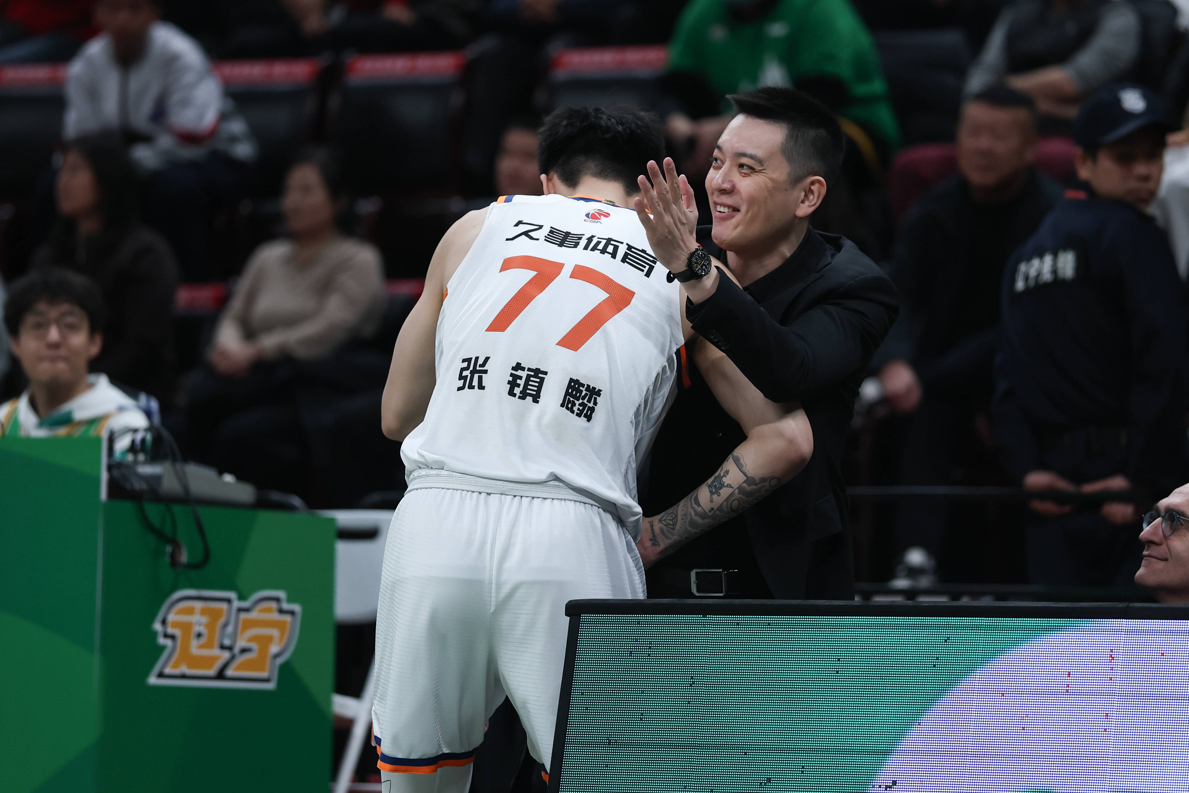 官方在线-上海男篮最新动态外援加盟