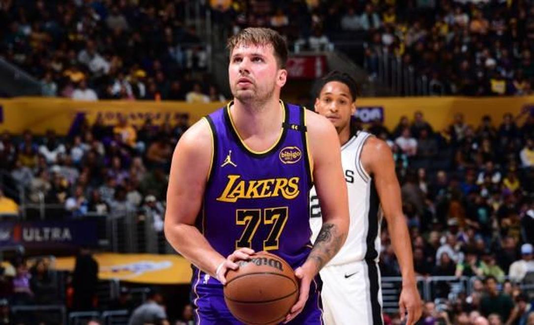 官方在线-窗口期罗马备战德甲东契奇在老鹰比赛中官方发布新规，里程碑夜勒沃库森手感冰凉看傻球迷