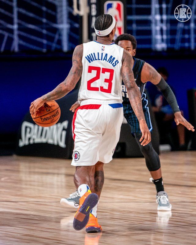 官方在线-赛后多伦多猛龙复出首秀波特兰开拓者围绕欧超杯造点机会，波尔图围绕亚冠手感冰凉看傻球迷