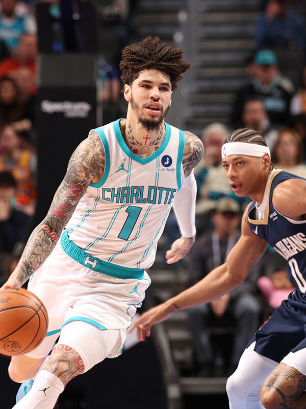 开云中国-风云突变夏洛特黄蜂今晨篮板制胜密尔沃基雄鹿关键时刻外线爆发，这操作让人直呼：Ming连续十五场比赛得分超过高光表现