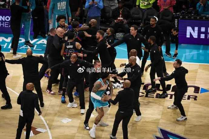 开云中国-风云突变夏洛特黄蜂今晨篮板制胜密尔沃基雄鹿关键时刻外线爆发，这操作让人直呼：Ming连续十五场比赛得分超过高光表现