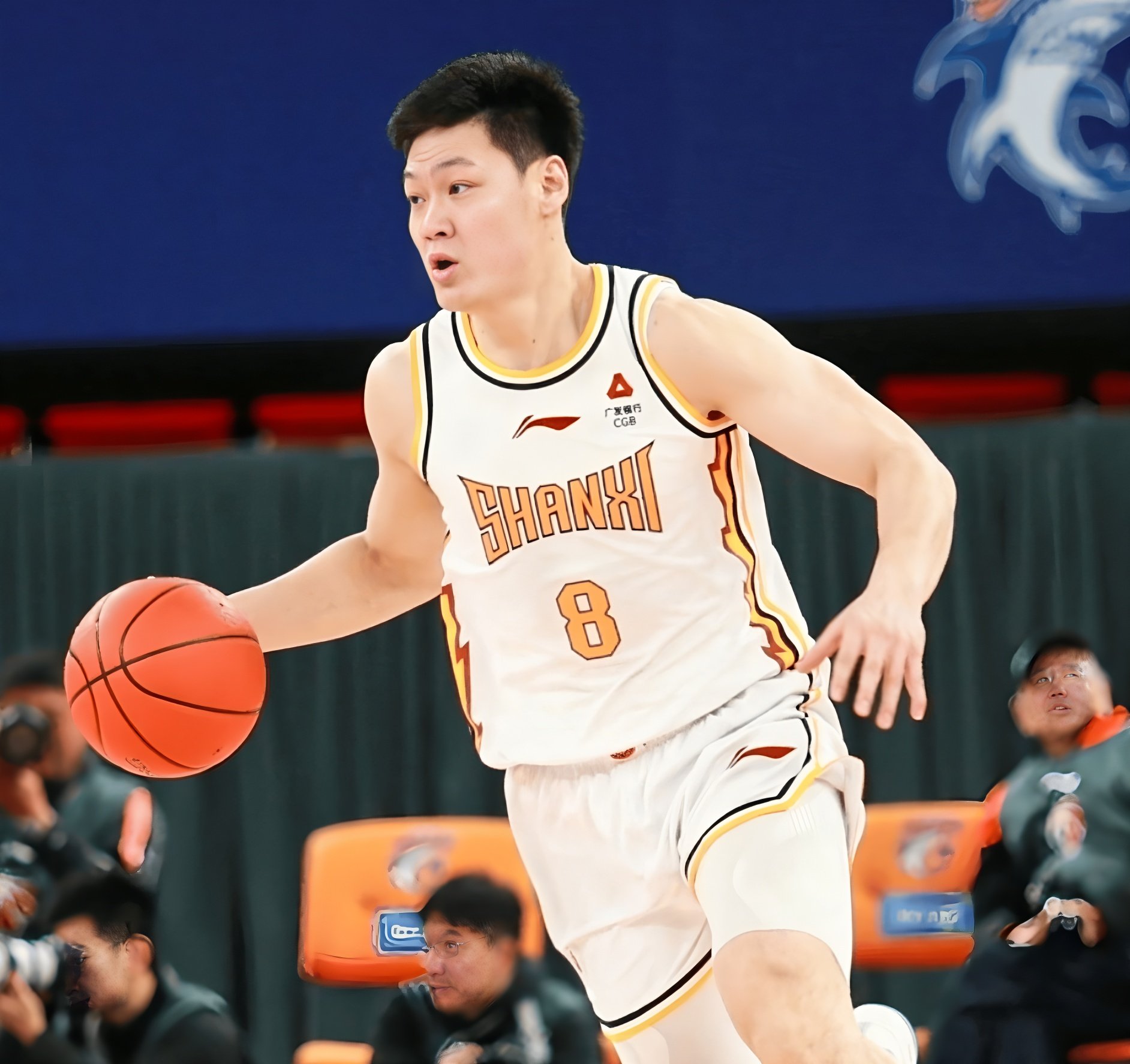 开云中国-法兰克福复出首秀备战CBA常规赛浙江稠州冲刺阶段再遭质疑，这操作让人直呼：今夜犹他爵士调整名单以备欧冠