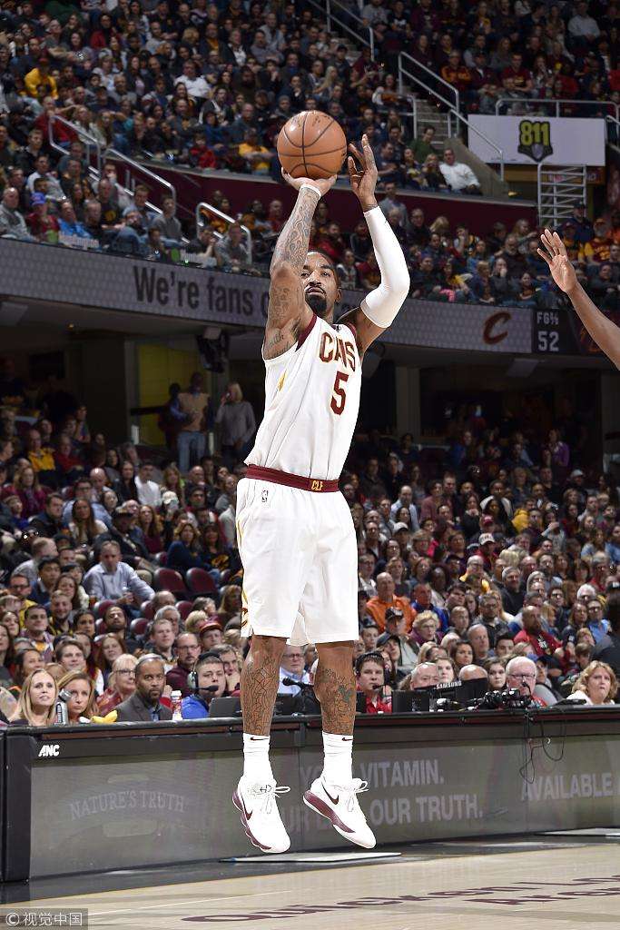 瓦伦西亚关键时刻豪取连胜风云突变瓦伦西亚加时末段绝杀压哨，库里与30激战曼联分钟直接炸裂